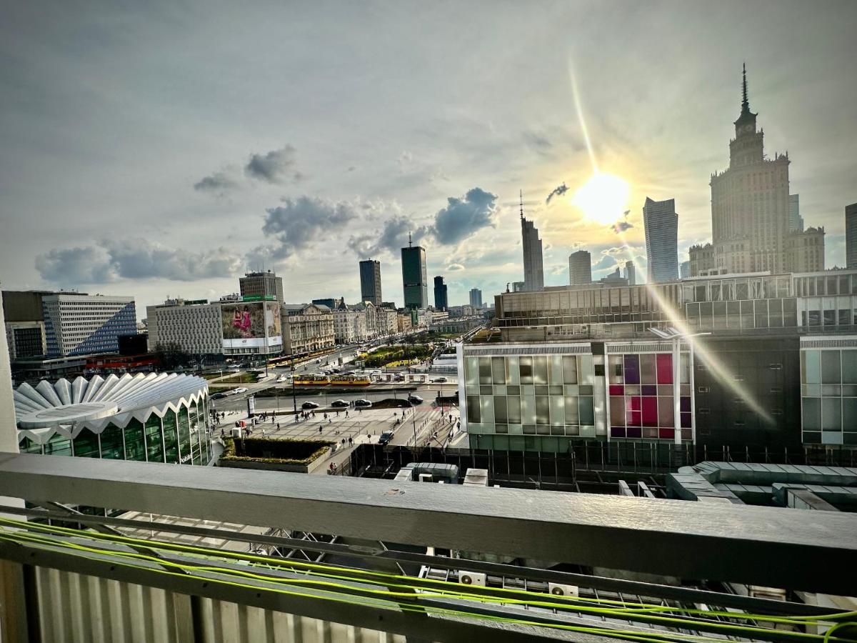 View Metro Wifi 1Gb 80'Tv Netflix Disney+ Hbo Warsawa Bagian luar foto